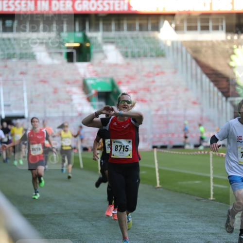 06.10.2024 - 19. swb-Marathon Bremen Yannick Fuchs http://msf.ph/oto/7385264 06.10.2024 10:25:37 Laufen im Stadion 7260, 7294, 7433, 7496, 7548, 7756, 7793, 7826, 7906, 8228, 8242, 8412, 8478, 8481, 8497, 8659, 8666, 8671, 8672, 8680, 8713, 8715, 8749, 8806, 8812, 8905, 8975, 9061 meine-sportfotos.de