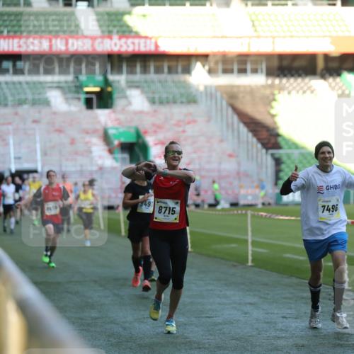 06.10.2024 - 19. swb-Marathon Bremen Yannick Fuchs http://msf.ph/oto/7385294 06.10.2024 10:25:38 Laufen im Stadion 7260, 7294, 7433, 7496, 7548, 7756, 7793, 7826, 7906, 8228, 8242, 8412, 8478, 8481, 8497, 8659, 8666, 8671, 8672, 8680, 8713, 8715, 8749, 8806, 8812, 8905, 8975, 9061 meine-sportfotos.de