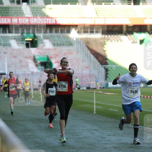 06.10.2024 - 19. swb-Marathon Bremen Yannick Fuchs http://msf.ph/oto/7385306 06.10.2024 10:25:38 Laufen im Stadion 7260, 7294, 7433, 7496, 7548, 7756, 7793, 7826, 7906, 8228, 8242, 8412, 8478, 8481, 8497, 8659, 8666, 8671, 8672, 8680, 8713, 8715, 8749, 8806, 8812, 8905, 8975, 9061 meine-sportfotos.de