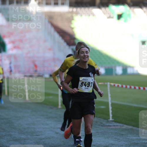 06.10.2024 - 19. swb-Marathon Bremen Yannick Fuchs http://msf.ph/oto/7385428 06.10.2024 10:25:41 Laufen im Stadion 7260, 7294, 7433, 7496, 7548, 7793, 7826, 7906, 8177, 8228, 8242, 8412, 8478, 8481, 8492, 8497, 8659, 8666, 8671, 8672, 8680, 8713, 8715, 8749, 8806, 8812, 8905, 8975, 9061 meine-sportfotos.de