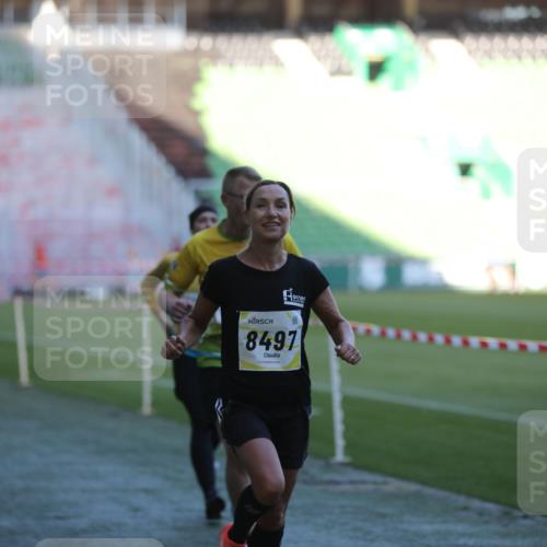 06.10.2024 - 19. swb-Marathon Bremen Yannick Fuchs http://msf.ph/oto/7385433 06.10.2024 10:25:41 Laufen im Stadion 7260, 7294, 7433, 7496, 7548, 7793, 7826, 7906, 8177, 8228, 8242, 8412, 8478, 8481, 8492, 8497, 8659, 8666, 8671, 8672, 8680, 8713, 8715, 8749, 8806, 8812, 8905, 8975, 9061 meine-sportfotos.de