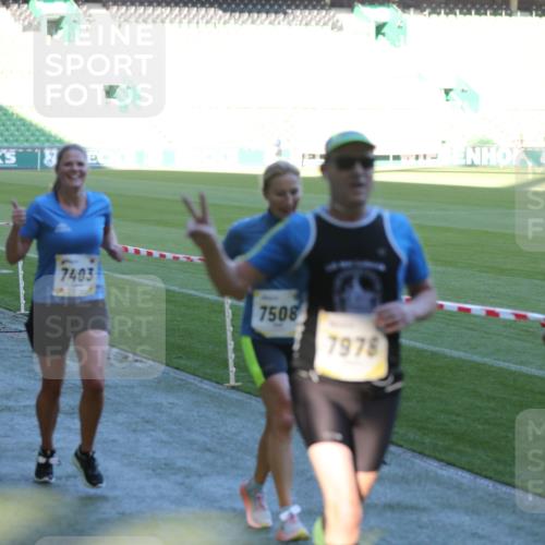 06.10.2024 - 19. swb-Marathon Bremen Yannick Fuchs http://msf.ph/oto/7386300 06.10.2024 10:26:11 Laufen im Stadion 7045, 7141, 7294, 7327, 7403, 7414, 7429, 7433, 7485, 7496, 7508, 7548, 7771, 7793, 7978, 8075, 8177, 8192, 8301, 8321, 8376, 8426, 8481, 8492, 8555, 8601, 8659, 8733, 8775, 8793, 8814, 8913, 8970, 8973, 8996, 8997, 9000, 9034, 9051, 9054, 9061, 9084 meine-sportfotos.de