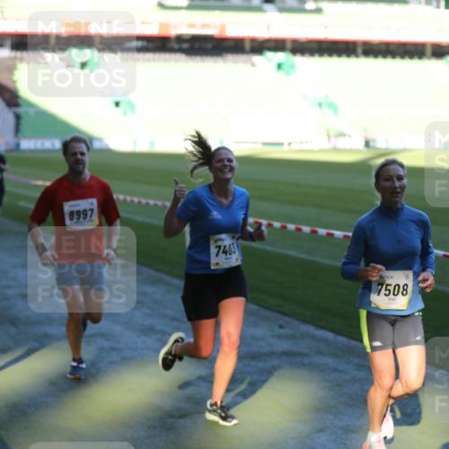 06.10.2024 - 19. swb-Marathon Bremen Yannick Fuchs http://msf.ph/oto/7386401 06.10.2024 10:26:12 Laufen im Stadion 7045, 7141, 7294, 7327, 7403, 7414, 7429, 7433, 7485, 7496, 7508, 7548, 7771, 7793, 7978, 8075, 8177, 8192, 8301, 8321, 8376, 8426, 8481, 8492, 8555, 8601, 8659, 8733, 8775, 8793, 8814, 8913, 8970, 8973, 8996, 8997, 9000, 9034, 9051, 9054, 9061, 9084 meine-sportfotos.de