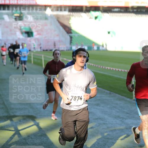 06.10.2024 - 19. swb-Marathon Bremen Yannick Fuchs http://msf.ph/oto/7387005 06.10.2024 10:26:26 Laufen im Stadion 7045, 7141, 7327, 7403, 7414, 7429, 7485, 7508, 7576, 7720, 7771, 7874, 7978, 8075, 8192, 8301, 8321, 8376, 8426, 8452, 8555, 8578, 8601, 8733, 8775, 8793, 8814, 8870, 8913, 8970, 8973, 8996, 8997, 9000, 9025, 9034, 9051, 9054, 9070, 9084 meine-sportfotos.de