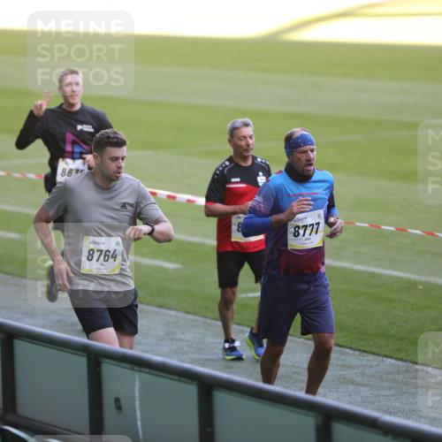 06.10.2024 - 19. swb-Marathon Bremen Yannick Fuchs http://msf.ph/oto/7387877 06.10.2024 10:27:13 Laufen im Stadion 7008, 7491, 7560, 7717, 7833, 7887, 7953, 8103, 8150, 8172, 8238, 8239, 8335, 8460, 8475, 8561, 8567, 8568, 8580, 8585, 8610, 8635, 8636, 8645, 8652, 8658, 8732, 8764, 8774, 8777, 8817, 8856, 8901, 8904, 9016, 9027, 9032, 9085, 9110 meine-sportfotos.de