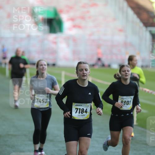06.10.2024 - 19. swb-Marathon Bremen Yannick Fuchs http://msf.ph/oto/7388156 06.10.2024 10:27:39 Laufen im Stadion 7008, 7052, 7184, 7198, 7214, 7452, 7560, 7594, 7638, 7647, 7673, 7717, 7833, 7876, 8066, 8150, 8185, 8316, 8351, 8610, 8635, 8658, 8701, 8754, 8764, 8774, 8777, 8801, 8816, 8836, 8856, 8901, 8904, 8943, 8980, 9016, 9027, 9085, 9110 meine-sportfotos.de