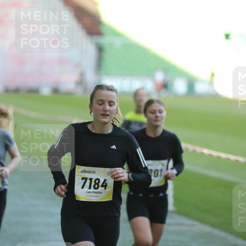 06.10.2024 - 19. swb-Marathon Bremen Yannick Fuchs http://msf.ph/oto/7388241 06.10.2024 10:27:40 Laufen im Stadion 7052, 7184, 7198, 7214, 7452, 7560, 7594, 7638, 7647, 7673, 7717, 7833, 7876, 8066, 8150, 8185, 8316, 8351, 8610, 8635, 8658, 8701, 8754, 8764, 8774, 8777, 8801, 8816, 8824, 8827, 8836, 8856, 8901, 8904, 8943, 8980, 9016, 9027, 9085, 9110 meine-sportfotos.de