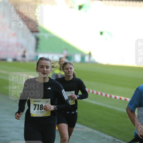 06.10.2024 - 19. swb-Marathon Bremen Yannick Fuchs http://msf.ph/oto/7388246 06.10.2024 10:27:40 Laufen im Stadion 7052, 7184, 7198, 7214, 7452, 7560, 7594, 7638, 7647, 7673, 7717, 7833, 7876, 8066, 8150, 8185, 8316, 8351, 8610, 8635, 8658, 8701, 8754, 8764, 8774, 8777, 8801, 8816, 8824, 8827, 8836, 8856, 8901, 8904, 8943, 8980, 9016, 9027, 9085, 9110 meine-sportfotos.de