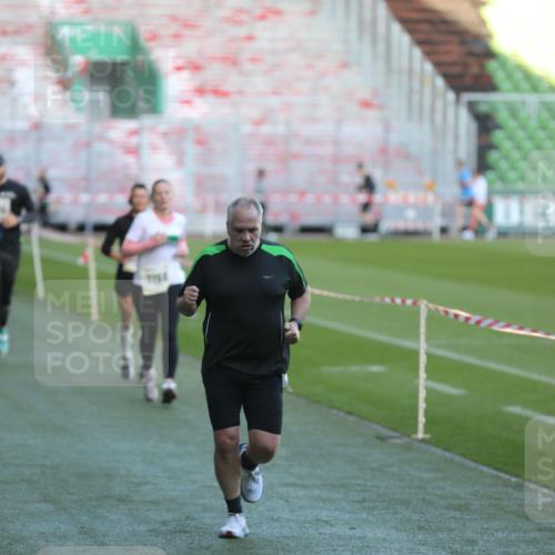 06.10.2024 - 19. swb-Marathon Bremen Yannick Fuchs http://msf.ph/oto/7388371 06.10.2024 10:27:43 Laufen im Stadion 7052, 7184, 7198, 7214, 7303, 7452, 7560, 7594, 7638, 7647, 7673, 7717, 7833, 7876, 8066, 8150, 8185, 8288, 8316, 8351, 8610, 8635, 8658, 8701, 8716, 8754, 8764, 8774, 8777, 8801, 8816, 8824, 8827, 8836, 8856, 8901, 8943, 8980, 9027, 9085 meine-sportfotos.de