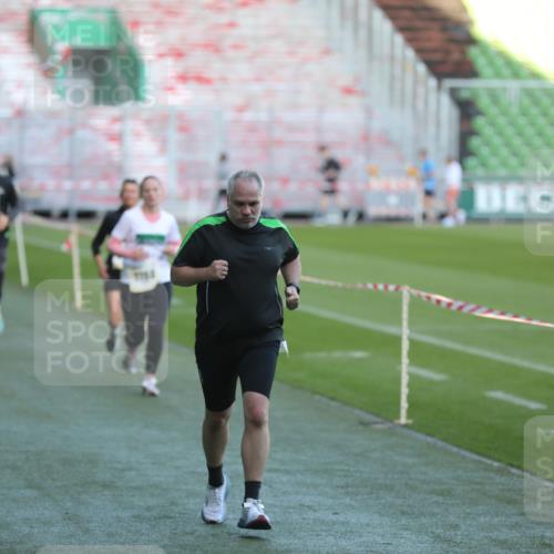 06.10.2024 - 19. swb-Marathon Bremen Yannick Fuchs http://msf.ph/oto/7388375 06.10.2024 10:27:43 Laufen im Stadion 7052, 7184, 7198, 7214, 7303, 7452, 7560, 7594, 7638, 7647, 7673, 7717, 7833, 7876, 8066, 8150, 8185, 8288, 8316, 8351, 8610, 8635, 8658, 8701, 8716, 8754, 8764, 8774, 8777, 8801, 8816, 8824, 8827, 8836, 8856, 8901, 8943, 8980, 9027, 9085 meine-sportfotos.de