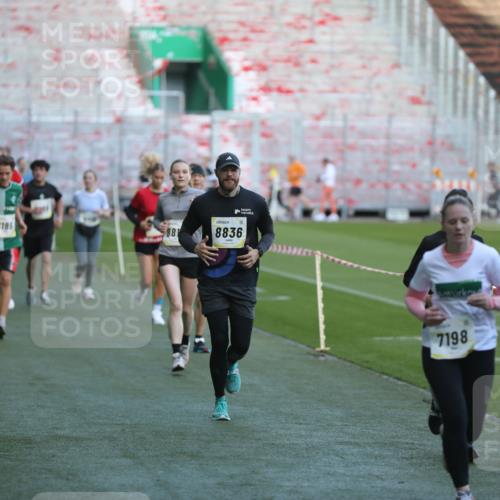 06.10.2024 - 19. swb-Marathon Bremen Yannick Fuchs http://msf.ph/oto/7388554 06.10.2024 10:27:47 Laufen im Stadion 7052, 7184, 7198, 7214, 7303, 7364, 7452, 7560, 7594, 7638, 7647, 7673, 7717, 7876, 8066, 8150, 8185, 8288, 8316, 8351, 8635, 8658, 8701, 8716, 8754, 8774, 8801, 8816, 8824, 8827, 8836, 8856, 8943, 8980, 9027, 9085 meine-sportfotos.de