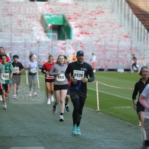 06.10.2024 - 19. swb-Marathon Bremen Yannick Fuchs http://msf.ph/oto/7388569 06.10.2024 10:27:48 Laufen im Stadion 7052, 7184, 7198, 7214, 7303, 7364, 7452, 7560, 7594, 7638, 7647, 7673, 7876, 8066, 8150, 8173, 8185, 8288, 8316, 8351, 8658, 8701, 8711, 8716, 8754, 8774, 8801, 8816, 8824, 8827, 8836, 8943, 8980, 9027, 9085 meine-sportfotos.de