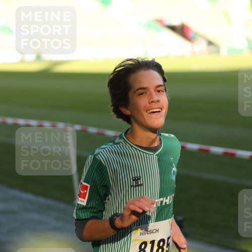 06.10.2024 - 19. swb-Marathon Bremen Yannick Fuchs http://msf.ph/oto/7389022 06.10.2024 10:27:58 Laufen im Stadion 7052, 7094, 7095, 7184, 7198, 7214, 7303, 7364, 7452, 7464, 7594, 7638, 7647, 7673, 7876, 8066, 8173, 8185, 8288, 8316, 8351, 8403, 8405, 8456, 8701, 8711, 8716, 8754, 8774, 8801, 8816, 8824, 8827, 8836, 8891, 8943, 8980, 9040, 9060 meine-sportfotos.de