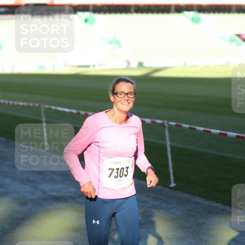 06.10.2024 - 19. swb-Marathon Bremen Yannick Fuchs http://msf.ph/oto/7389105 06.10.2024 10:28:01 Laufen im Stadion 7025, 7094, 7095, 7184, 7198, 7214, 7303, 7364, 7452, 7464, 7501, 7594, 7638, 7647, 7673, 7876, 8066, 8173, 8185, 8288, 8316, 8351, 8374, 8403, 8405, 8411, 8456, 8701, 8711, 8716, 8754, 8801, 8816, 8824, 8827, 8836, 8891, 8943, 9040, 9060 meine-sportfotos.de