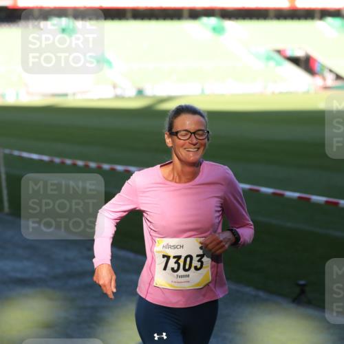 06.10.2024 - 19. swb-Marathon Bremen Yannick Fuchs http://msf.ph/oto/7389127 06.10.2024 10:28:02 Laufen im Stadion 7025, 7094, 7095, 7184, 7195, 7198, 7214, 7303, 7364, 7452, 7464, 7501, 7538, 7594, 7638, 7647, 7876, 7965, 8066, 8173, 8185, 8288, 8316, 8351, 8374, 8403, 8405, 8411, 8456, 8569, 8701, 8711, 8716, 8754, 8801, 8816, 8824, 8827, 8836, 8891, 8943, 9040, 9060 meine-sportfotos.de