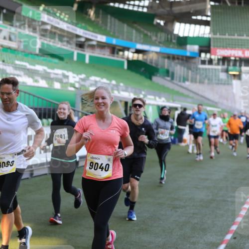 06.10.2024 - 19. swb-Marathon Bremen Yannick Fuchs http://msf.ph/oto/7389190 06.10.2024 10:28:13 Laufen im Stadion 7025, 7094, 7095, 7195, 7198, 7216, 7217, 7303, 7364, 7402, 7464, 7501, 7538, 7541, 7568, 7569, 7594, 7965, 8066, 8173, 8185, 8261, 8288, 8374, 8403, 8405, 8411, 8456, 8498, 8526, 8551, 8569, 8711, 8716, 8816, 8824, 8827, 8836, 8877, 8891, 8943, 8966, 9040, 9060 meine-sportfotos.de