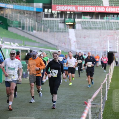 06.10.2024 - 19. swb-Marathon Bremen Yannick Fuchs http://msf.ph/oto/7389350 06.10.2024 10:28:17 Laufen im Stadion 7025, 7041, 7094, 7095, 7195, 7198, 7216, 7217, 7303, 7364, 7402, 7464, 7501, 7511, 7538, 7541, 7568, 7569, 7594, 7697, 7897, 7965, 8066, 8173, 8185, 8261, 8288, 8374, 8403, 8405, 8411, 8456, 8488, 8498, 8526, 8551, 8569, 8711, 8716, 8816, 8824, 8827, 8833, 8836, 8877, 8891, 8966, 9040, 9060 meine-sportfotos.de