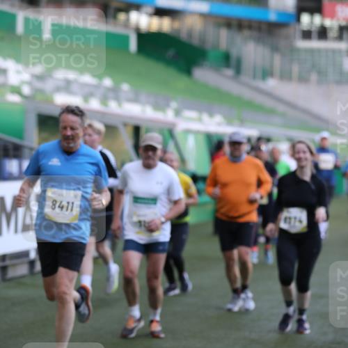 06.10.2024 - 19. swb-Marathon Bremen Yannick Fuchs http://msf.ph/oto/7448730 06.10.2024 10:28:17 Laufen im Stadion 7025, 7041, 7094, 7095, 7195, 7198, 7216, 7217, 7303, 7364, 7402, 7464, 7501, 7511, 7538, 7541, 7568, 7569, 7594, 7697, 7897, 7965, 8066, 8173, 8185, 8261, 8288, 8374, 8403, 8405, 8411, 8456, 8488, 8498, 8526, 8551, 8569, 8711, 8716, 8816, 8824, 8827, 8833, 8836, 8877, 8891, 8966, 9040, 9060 meine-sportfotos.de