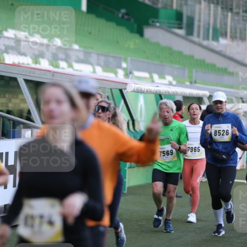06.10.2024 - 19. swb-Marathon Bremen Yannick Fuchs http://msf.ph/oto/7448738 06.10.2024 10:28:20 Laufen im Stadion 7025, 7041, 7094, 7095, 7195, 7216, 7217, 7303, 7364, 7402, 7464, 7501, 7511, 7538, 7541, 7568, 7569, 7594, 7697, 7897, 7965, 8173, 8185, 8261, 8288, 8334, 8374, 8403, 8405, 8411, 8456, 8488, 8498, 8526, 8551, 8569, 8711, 8716, 8816, 8824, 8827, 8833, 8836, 8877, 8891, 8966, 8991, 9040, 9060 meine-sportfotos.de