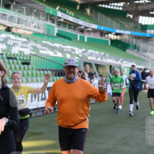 06.10.2024 - 19. swb-Marathon Bremen Yannick Fuchs http://msf.ph/oto/7448742 06.10.2024 10:28:21 Laufen im Stadion 7025, 7041, 7094, 7095, 7195, 7216, 7217, 7303, 7364, 7402, 7464, 7501, 7511, 7538, 7541, 7568, 7569, 7594, 7697, 7897, 7965, 8067, 8173, 8185, 8261, 8288, 8334, 8374, 8403, 8405, 8411, 8456, 8488, 8498, 8526, 8551, 8569, 8711, 8716, 8816, 8824, 8827, 8833, 8877, 8891, 8966, 8991, 9040, 9060 meine-sportfotos.de