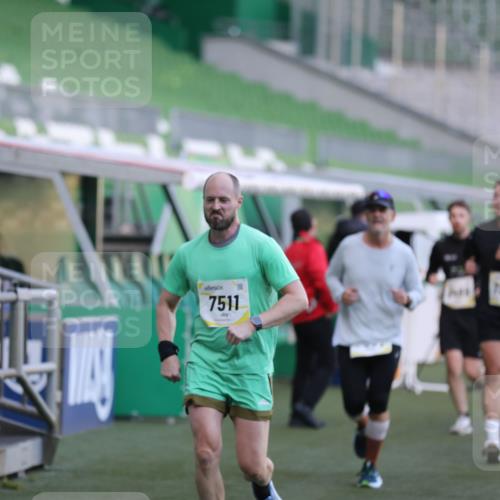 06.10.2024 - 19. swb-Marathon Bremen Yannick Fuchs http://msf.ph/oto/7448768 06.10.2024 10:28:27 Laufen im Stadion 7025, 7041, 7086, 7094, 7095, 7195, 7216, 7217, 7218, 7303, 7364, 7402, 7464, 7501, 7511, 7526, 7538, 7541, 7568, 7569, 7697, 7897, 7965, 8067, 8173, 8251, 8261, 8323, 8334, 8374, 8403, 8405, 8411, 8456, 8488, 8498, 8526, 8551, 8569, 8711, 8716, 8833, 8877, 8891, 8966, 8968, 8991, 9040, 9060 meine-sportfotos.de
