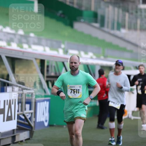 06.10.2024 - 19. swb-Marathon Bremen Yannick Fuchs http://msf.ph/oto/7448769 06.10.2024 10:28:27 Laufen im Stadion 7025, 7041, 7086, 7094, 7095, 7195, 7216, 7217, 7218, 7303, 7364, 7402, 7464, 7501, 7511, 7526, 7538, 7541, 7568, 7569, 7697, 7897, 7965, 8067, 8173, 8251, 8261, 8323, 8334, 8374, 8403, 8405, 8411, 8456, 8488, 8498, 8526, 8551, 8569, 8711, 8716, 8833, 8877, 8891, 8966, 8968, 8991, 9040, 9060 meine-sportfotos.de