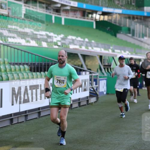 06.10.2024 - 19. swb-Marathon Bremen Yannick Fuchs http://msf.ph/oto/7448781 06.10.2024 10:28:29 Laufen im Stadion 7025, 7041, 7086, 7094, 7095, 7195, 7216, 7217, 7218, 7364, 7402, 7464, 7501, 7511, 7521, 7526, 7538, 7541, 7568, 7569, 7697, 7827, 7897, 7965, 8067, 8173, 8251, 8261, 8323, 8334, 8374, 8403, 8405, 8411, 8456, 8488, 8498, 8526, 8551, 8569, 8711, 8833, 8877, 8891, 8966, 8968, 8991, 9040, 9060 meine-sportfotos.de