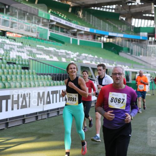 06.10.2024 - 19. swb-Marathon Bremen Yannick Fuchs http://msf.ph/oto/7448804 06.10.2024 10:28:37 Laufen im Stadion 7025, 7041, 7086, 7195, 7216, 7217, 7218, 7296, 7402, 7501, 7511, 7521, 7526, 7538, 7541, 7568, 7569, 7697, 7776, 7827, 7897, 7940, 7965, 8067, 8251, 8261, 8306, 8323, 8334, 8374, 8403, 8405, 8411, 8419, 8488, 8498, 8526, 8536, 8551, 8566, 8569, 8665, 8833, 8877, 8891, 8966, 8968, 8990, 8991, 9038, 9040, 9060 meine-sportfotos.de