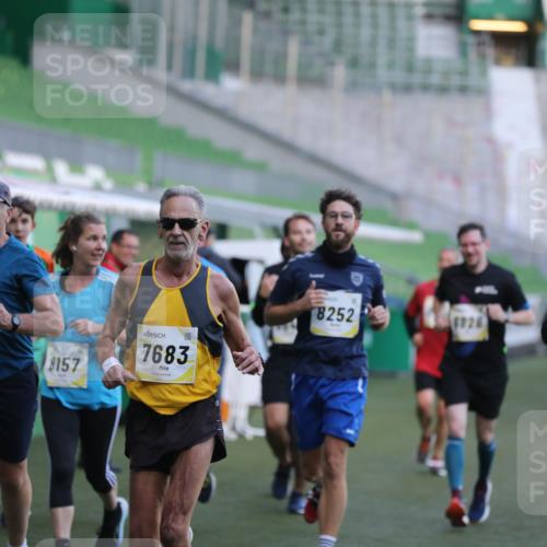 06.10.2024 - 19. swb-Marathon Bremen Yannick Fuchs http://msf.ph/oto/7448857 06.10.2024 10:29:10 Laufen im Stadion 7099, 7290, 7296, 7370, 7521, 7590, 7671, 7683, 7776, 7825, 7827, 7940, 7983, 8018, 8098, 8156, 8157, 8158, 8244, 8251, 8252, 8306, 8336, 8419, 8443, 8461, 8522, 8525, 8536, 8566, 8596, 8604, 8665, 8819, 8828, 8835, 8843, 8875, 8894, 8953, 8965, 8990, 9014, 9038, 9080, 9106 meine-sportfotos.de