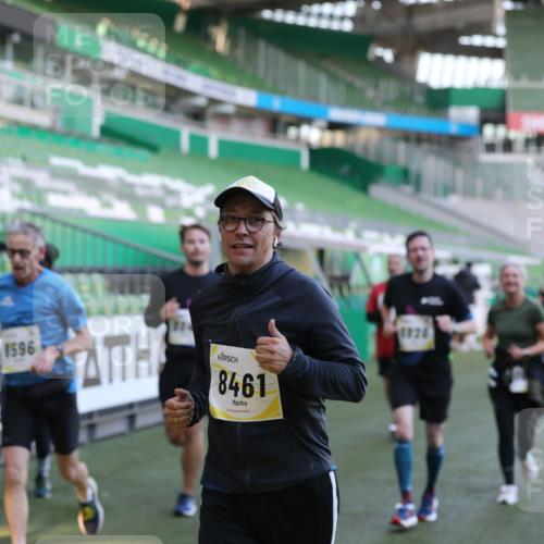 06.10.2024 - 19. swb-Marathon Bremen Yannick Fuchs http://msf.ph/oto/7448878 06.10.2024 10:29:15 Laufen im Stadion 7099, 7290, 7296, 7334, 7370, 7590, 7671, 7683, 7714, 7776, 7800, 7825, 7940, 7983, 8018, 8092, 8098, 8156, 8157, 8158, 8244, 8252, 8306, 8336, 8419, 8443, 8461, 8522, 8525, 8536, 8566, 8575, 8596, 8604, 8665, 8819, 8828, 8835, 8843, 8875, 8894, 8951, 8953, 8965, 8990, 9001, 9014, 9038, 9066, 9080, 9106 meine-sportfotos.de