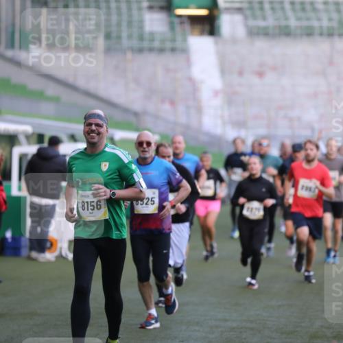 06.10.2024 - 19. swb-Marathon Bremen Yannick Fuchs http://msf.ph/oto/7448896 06.10.2024 10:29:18 Laufen im Stadion 7099, 7290, 7296, 7334, 7370, 7590, 7671, 7683, 7714, 7776, 7800, 7825, 7983, 7992, 8018, 8092, 8098, 8156, 8157, 8158, 8244, 8252, 8330, 8336, 8419, 8443, 8458, 8461, 8522, 8525, 8536, 8575, 8596, 8604, 8665, 8819, 8828, 8835, 8843, 8875, 8894, 8951, 8953, 8965, 9001, 9014, 9038, 9066, 9080, 9106 meine-sportfotos.de