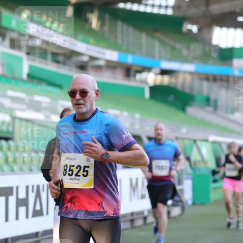 06.10.2024 - 19. swb-Marathon Bremen Yannick Fuchs http://msf.ph/oto/7448898 06.10.2024 10:29:24 Laufen im Stadion 7099, 7117, 7290, 7334, 7370, 7590, 7671, 7683, 7714, 7800, 7825, 7983, 7992, 8001, 8018, 8092, 8098, 8156, 8157, 8158, 8215, 8244, 8252, 8330, 8336, 8424, 8443, 8458, 8461, 8522, 8525, 8575, 8596, 8604, 8609, 8819, 8828, 8835, 8843, 8875, 8894, 8925, 8951, 8953, 8965, 9001, 9014, 9066, 9106 meine-sportfotos.de
