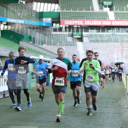 06.10.2024 - 19. swb-Marathon Bremen Yannick Fuchs http://msf.ph/oto/7448921 06.10.2024 10:29:30 Laufen im Stadion 7066, 7117, 7193, 7194, 7290, 7334, 7370, 7372, 7384, 7671, 7683, 7706, 7714, 7768, 7800, 7825, 7870, 7931, 7983, 7992, 8001, 8092, 8098, 8156, 8157, 8158, 8215, 8252, 8330, 8424, 8443, 8458, 8461, 8522, 8525, 8570, 8575, 8596, 8604, 8609, 8828, 8835, 8843, 8854, 8875, 8894, 8925, 8951, 8953, 9001, 9014, 9066, 9106 meine-sportfotos.de