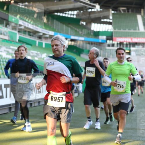 06.10.2024 - 19. swb-Marathon Bremen Yannick Fuchs http://msf.ph/oto/7448934 06.10.2024 10:29:32 Laufen im Stadion 7060, 7061, 7066, 7117, 7193, 7194, 7290, 7334, 7370, 7372, 7384, 7451, 7542, 7671, 7683, 7706, 7714, 7768, 7800, 7823, 7825, 7870, 7931, 7983, 7989, 7992, 8001, 8092, 8098, 8156, 8157, 8158, 8215, 8252, 8330, 8424, 8443, 8458, 8461, 8522, 8525, 8570, 8575, 8596, 8604, 8609, 8828, 8835, 8843, 8854, 8875, 8894, 8925, 8951, 8953, 8954, 9001, 9066, 9106 meine-sportfotos.de