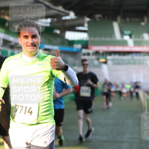 06.10.2024 - 19. swb-Marathon Bremen Yannick Fuchs http://msf.ph/oto/7448941 06.10.2024 10:29:34 Laufen im Stadion 7060, 7061, 7066, 7117, 7193, 7194, 7290, 7334, 7370, 7372, 7384, 7451, 7542, 7683, 7706, 7714, 7768, 7800, 7823, 7825, 7870, 7931, 7983, 7989, 7992, 8001, 8092, 8098, 8156, 8157, 8158, 8215, 8252, 8330, 8424, 8443, 8458, 8461, 8522, 8525, 8570, 8575, 8596, 8604, 8609, 8767, 8828, 8835, 8843, 8854, 8875, 8894, 8925, 8951, 8953, 8954, 9001, 9066, 9106 meine-sportfotos.de