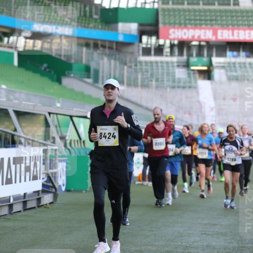 06.10.2024 - 19. swb-Marathon Bremen Yannick Fuchs http://msf.ph/oto/7448954 06.10.2024 10:29:38 Laufen im Stadion 7060, 7061, 7066, 7117, 7193, 7194, 7290, 7334, 7370, 7372, 7384, 7451, 7542, 7683, 7696, 7706, 7714, 7768, 7800, 7823, 7870, 7931, 7983, 7989, 7992, 8001, 8092, 8098, 8156, 8157, 8158, 8215, 8252, 8330, 8362, 8424, 8458, 8461, 8522, 8525, 8570, 8575, 8596, 8604, 8609, 8767, 8828, 8835, 8843, 8854, 8875, 8894, 8925, 8951, 8953, 8954, 9001, 9066, 9106 meine-sportfotos.de