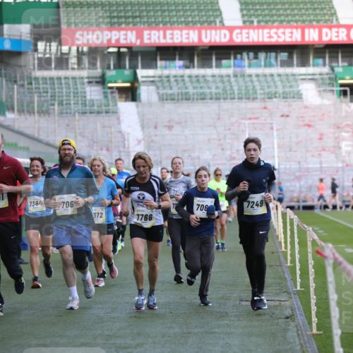 06.10.2024 - 19. swb-Marathon Bremen Yannick Fuchs http://msf.ph/oto/7448966 06.10.2024 10:29:40 Laufen im Stadion 7060, 7061, 7066, 7117, 7193, 7194, 7334, 7340, 7370, 7372, 7384, 7451, 7542, 7683, 7696, 7706, 7714, 7768, 7800, 7823, 7870, 7931, 7983, 7989, 7992, 8001, 8092, 8098, 8156, 8157, 8158, 8215, 8252, 8330, 8362, 8424, 8458, 8461, 8522, 8525, 8570, 8575, 8596, 8604, 8609, 8767, 8828, 8835, 8843, 8854, 8875, 8894, 8925, 8951, 8953, 8954, 9001, 9066, 9106 meine-sportfotos.de