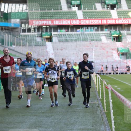 06.10.2024 - 19. swb-Marathon Bremen Yannick Fuchs http://msf.ph/oto/7448967 06.10.2024 10:29:41 Laufen im Stadion 7060, 7061, 7066, 7117, 7193, 7194, 7334, 7340, 7370, 7372, 7384, 7451, 7542, 7683, 7696, 7706, 7714, 7768, 7784, 7800, 7823, 7870, 7931, 7983, 7989, 7992, 8001, 8092, 8098, 8156, 8157, 8158, 8215, 8252, 8330, 8362, 8424, 8458, 8461, 8522, 8525, 8570, 8575, 8596, 8604, 8609, 8763, 8767, 8828, 8835, 8854, 8875, 8894, 8925, 8951, 8953, 8954, 9001, 9066, 9106 meine-sportfotos.de