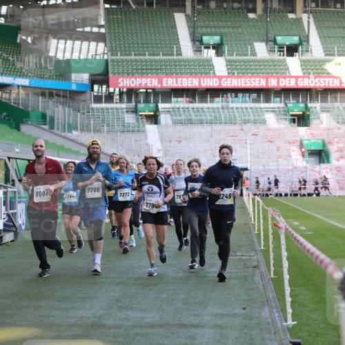 06.10.2024 - 19. swb-Marathon Bremen Yannick Fuchs http://msf.ph/oto/7448971 06.10.2024 10:29:41 Laufen im Stadion 7060, 7061, 7066, 7117, 7193, 7194, 7334, 7340, 7370, 7372, 7384, 7451, 7542, 7683, 7696, 7706, 7714, 7768, 7784, 7800, 7823, 7870, 7931, 7983, 7989, 7992, 8001, 8092, 8098, 8156, 8157, 8158, 8215, 8252, 8330, 8362, 8424, 8458, 8461, 8522, 8525, 8570, 8575, 8596, 8604, 8609, 8763, 8767, 8828, 8835, 8854, 8875, 8894, 8925, 8951, 8953, 8954, 9001, 9066, 9106 meine-sportfotos.de