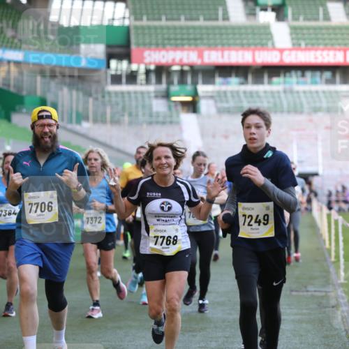 06.10.2024 - 19. swb-Marathon Bremen Yannick Fuchs http://msf.ph/oto/7448978 06.10.2024 10:29:43 Laufen im Stadion 7060, 7061, 7066, 7117, 7193, 7194, 7334, 7340, 7370, 7372, 7384, 7451, 7542, 7696, 7706, 7714, 7768, 7784, 7800, 7823, 7870, 7931, 7983, 7989, 7992, 8001, 8092, 8098, 8156, 8157, 8158, 8215, 8252, 8330, 8362, 8424, 8458, 8522, 8525, 8570, 8575, 8609, 8763, 8767, 8768, 8835, 8854, 8875, 8894, 8925, 8951, 8953, 8954, 9001, 9066, 9106 meine-sportfotos.de
