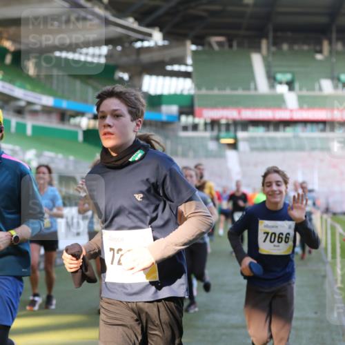 06.10.2024 - 19. swb-Marathon Bremen Yannick Fuchs http://msf.ph/oto/7448988 06.10.2024 10:29:45 Laufen im Stadion 7060, 7061, 7066, 7117, 7146, 7193, 7194, 7334, 7340, 7370, 7372, 7384, 7451, 7542, 7620, 7696, 7706, 7714, 7768, 7784, 7800, 7823, 7870, 7931, 7983, 7989, 7992, 8001, 8092, 8098, 8156, 8215, 8330, 8362, 8424, 8458, 8522, 8525, 8570, 8575, 8609, 8629, 8763, 8767, 8768, 8835, 8854, 8869, 8875, 8894, 8925, 8951, 8953, 8954, 9001, 9066 meine-sportfotos.de