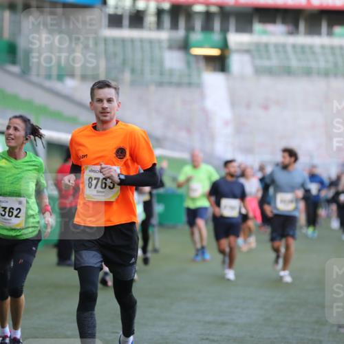 06.10.2024 - 19. swb-Marathon Bremen Yannick Fuchs http://msf.ph/oto/7449012 06.10.2024 10:29:54 Laufen im Stadion 7060, 7061, 7066, 7117, 7146, 7176, 7193, 7194, 7334, 7340, 7361, 7372, 7384, 7412, 7451, 7542, 7620, 7629, 7630, 7696, 7706, 7714, 7752, 7768, 7784, 7800, 7823, 7870, 7931, 7989, 7992, 8001, 8092, 8098, 8109, 8215, 8219, 8330, 8362, 8424, 8458, 8465, 8524, 8570, 8575, 8609, 8629, 8639, 8763, 8767, 8768, 8803, 8834, 8835, 8854, 8869, 8925, 8951, 8953, 8954, 9001, 9066 meine-sportfotos.de
