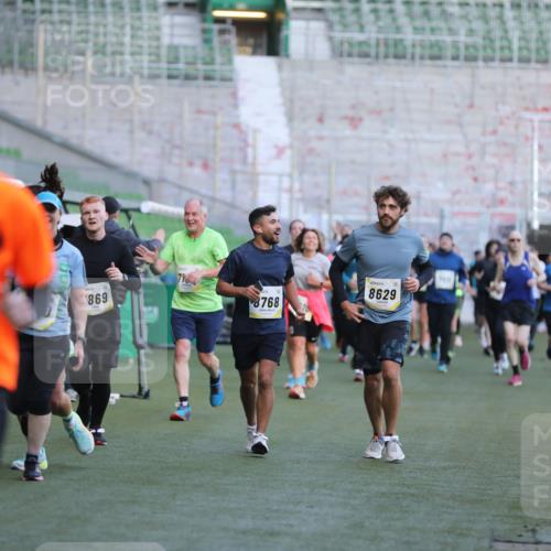 06.10.2024 - 19. swb-Marathon Bremen Yannick Fuchs http://msf.ph/oto/7449013 06.10.2024 10:29:55 Laufen im Stadion 7060, 7061, 7066, 7117, 7146, 7176, 7193, 7194, 7334, 7340, 7361, 7372, 7384, 7412, 7451, 7542, 7620, 7629, 7630, 7696, 7706, 7714, 7752, 7768, 7784, 7800, 7823, 7870, 7931, 7989, 7992, 8001, 8092, 8098, 8109, 8215, 8219, 8223, 8328, 8330, 8362, 8424, 8440, 8458, 8465, 8524, 8570, 8575, 8609, 8629, 8639, 8763, 8767, 8768, 8803, 8834, 8854, 8869, 8925, 8951, 8953, 8954, 9001, 9066 meine-sportfotos.de