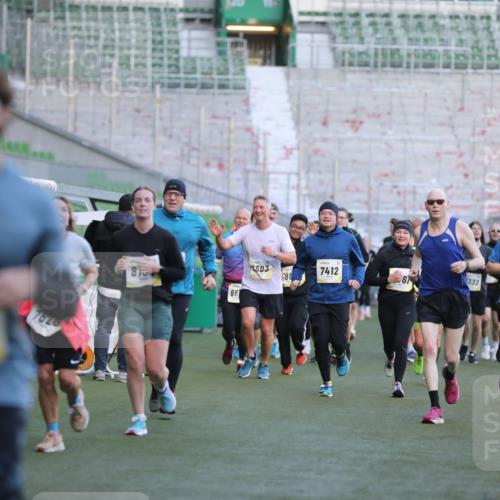 06.10.2024 - 19. swb-Marathon Bremen Yannick Fuchs http://msf.ph/oto/7449043 06.10.2024 10:30:01 Laufen im Stadion 7060, 7061, 7066, 7117, 7146, 7176, 7193, 7194, 7340, 7361, 7372, 7384, 7412, 7451, 7542, 7585, 7620, 7629, 7630, 7696, 7706, 7752, 7768, 7784, 7823, 7870, 7931, 7989, 7992, 8001, 8109, 8215, 8219, 8223, 8290, 8328, 8330, 8332, 8333, 8362, 8424, 8428, 8440, 8458, 8465, 8477, 8524, 8552, 8570, 8609, 8629, 8639, 8748, 8763, 8767, 8768, 8794, 8803, 8834, 8854, 8869, 8897, 8925, 8933, 8954 meine-sportfotos.de