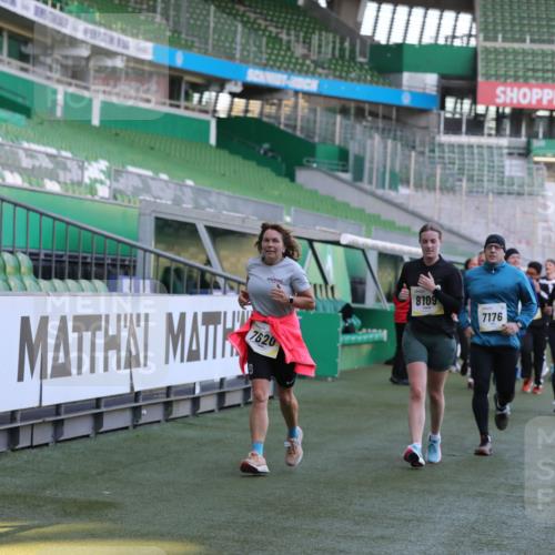 06.10.2024 - 19. swb-Marathon Bremen Yannick Fuchs http://msf.ph/oto/7449057 06.10.2024 10:30:04 Laufen im Stadion 7060, 7061, 7066, 7117, 7146, 7176, 7193, 7194, 7340, 7361, 7372, 7384, 7412, 7451, 7542, 7585, 7620, 7629, 7630, 7696, 7706, 7752, 7768, 7784, 7823, 7870, 7931, 7989, 8001, 8109, 8186, 8215, 8219, 8223, 8290, 8328, 8332, 8333, 8362, 8424, 8428, 8440, 8465, 8477, 8524, 8552, 8570, 8609, 8629, 8639, 8748, 8763, 8767, 8768, 8783, 8794, 8803, 8834, 8854, 8869, 8897, 8925, 8933, 8954, 9023 meine-sportfotos.de