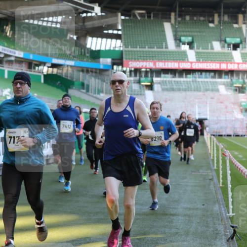 06.10.2024 - 19. swb-Marathon Bremen Yannick Fuchs http://msf.ph/oto/7449064 06.10.2024 10:30:09 Laufen im Stadion 7060, 7061, 7066, 7146, 7176, 7193, 7194, 7340, 7361, 7372, 7384, 7412, 7451, 7542, 7585, 7613, 7620, 7629, 7630, 7696, 7706, 7752, 7768, 7784, 7823, 7870, 7931, 7962, 7989, 8001, 8041, 8109, 8186, 8219, 8223, 8290, 8328, 8332, 8333, 8354, 8362, 8428, 8440, 8465, 8477, 8524, 8552, 8570, 8629, 8639, 8748, 8763, 8767, 8768, 8783, 8794, 8803, 8834, 8841, 8854, 8869, 8897, 8933, 8954, 9008, 9023, 9065 meine-sportfotos.de