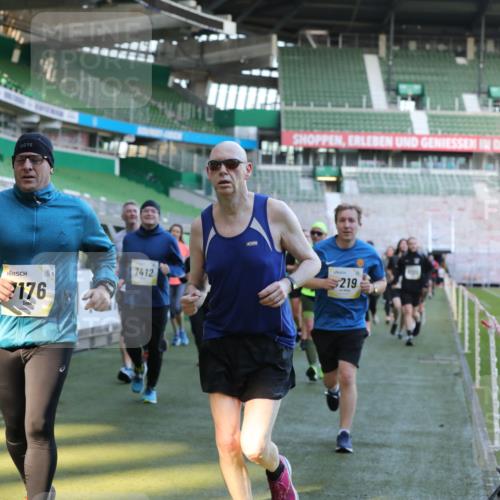 06.10.2024 - 19. swb-Marathon Bremen Yannick Fuchs http://msf.ph/oto/7449066 06.10.2024 10:30:09 Laufen im Stadion 7060, 7061, 7066, 7146, 7176, 7193, 7194, 7340, 7361, 7372, 7384, 7412, 7451, 7542, 7585, 7613, 7620, 7629, 7630, 7696, 7706, 7752, 7768, 7784, 7823, 7870, 7931, 7962, 7989, 8001, 8041, 8109, 8186, 8219, 8223, 8290, 8328, 8332, 8333, 8354, 8362, 8428, 8440, 8465, 8477, 8524, 8552, 8570, 8629, 8639, 8748, 8763, 8767, 8768, 8783, 8794, 8803, 8834, 8841, 8854, 8869, 8897, 8933, 8954, 9008, 9023, 9065 meine-sportfotos.de