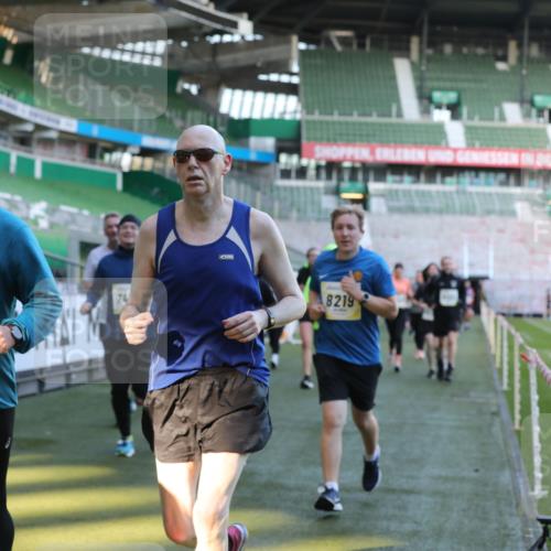 06.10.2024 - 19. swb-Marathon Bremen Yannick Fuchs http://msf.ph/oto/7449068 06.10.2024 10:30:09 Laufen im Stadion 7060, 7061, 7066, 7146, 7176, 7193, 7194, 7340, 7361, 7372, 7384, 7412, 7451, 7542, 7585, 7613, 7620, 7629, 7630, 7696, 7706, 7752, 7768, 7784, 7823, 7870, 7931, 7962, 7989, 8001, 8041, 8109, 8186, 8219, 8223, 8290, 8328, 8332, 8333, 8354, 8362, 8428, 8440, 8465, 8477, 8524, 8552, 8570, 8629, 8639, 8748, 8763, 8767, 8768, 8783, 8794, 8803, 8834, 8841, 8854, 8869, 8897, 8933, 8954, 9008, 9023, 9065 meine-sportfotos.de