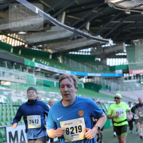 06.10.2024 - 19. swb-Marathon Bremen Yannick Fuchs http://msf.ph/oto/7449070 06.10.2024 10:30:11 Laufen im Stadion 7060, 7061, 7066, 7146, 7176, 7193, 7194, 7340, 7361, 7372, 7384, 7412, 7451, 7542, 7585, 7613, 7620, 7629, 7630, 7696, 7698, 7706, 7752, 7768, 7784, 7823, 7870, 7931, 7962, 7989, 8041, 8109, 8186, 8219, 8223, 8290, 8328, 8332, 8333, 8354, 8362, 8428, 8440, 8465, 8477, 8524, 8552, 8570, 8629, 8639, 8748, 8763, 8767, 8768, 8783, 8794, 8802, 8803, 8834, 8841, 8854, 8869, 8897, 8933, 8954, 9008, 9023, 9065, 9081 meine-sportfotos.de