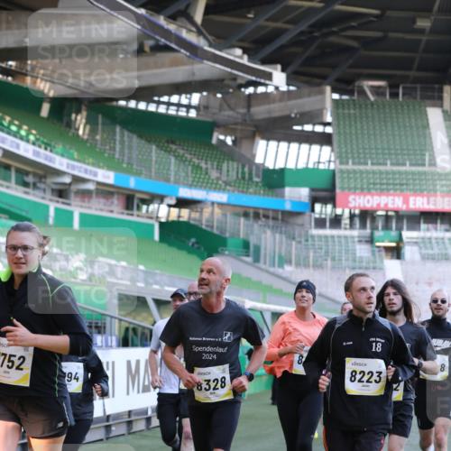 06.10.2024 - 19. swb-Marathon Bremen Yannick Fuchs http://msf.ph/oto/7449081 06.10.2024 10:30:14 Laufen im Stadion 7060, 7061, 7146, 7176, 7193, 7340, 7361, 7412, 7451, 7542, 7585, 7613, 7620, 7629, 7630, 7696, 7698, 7752, 7784, 7823, 7931, 7962, 7989, 8041, 8109, 8186, 8219, 8223, 8290, 8328, 8332, 8333, 8354, 8362, 8428, 8440, 8465, 8477, 8524, 8552, 8629, 8639, 8748, 8763, 8767, 8768, 8783, 8794, 8802, 8803, 8834, 8841, 8854, 8869, 8897, 8898, 8933, 8954, 9008, 9023, 9065, 9081 meine-sportfotos.de